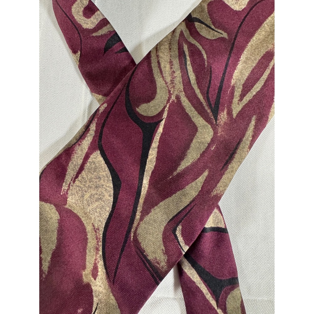 Creighton Shirtmakers Mens Silk Tie Burgundy Tan Abstract Botanical Print USA
